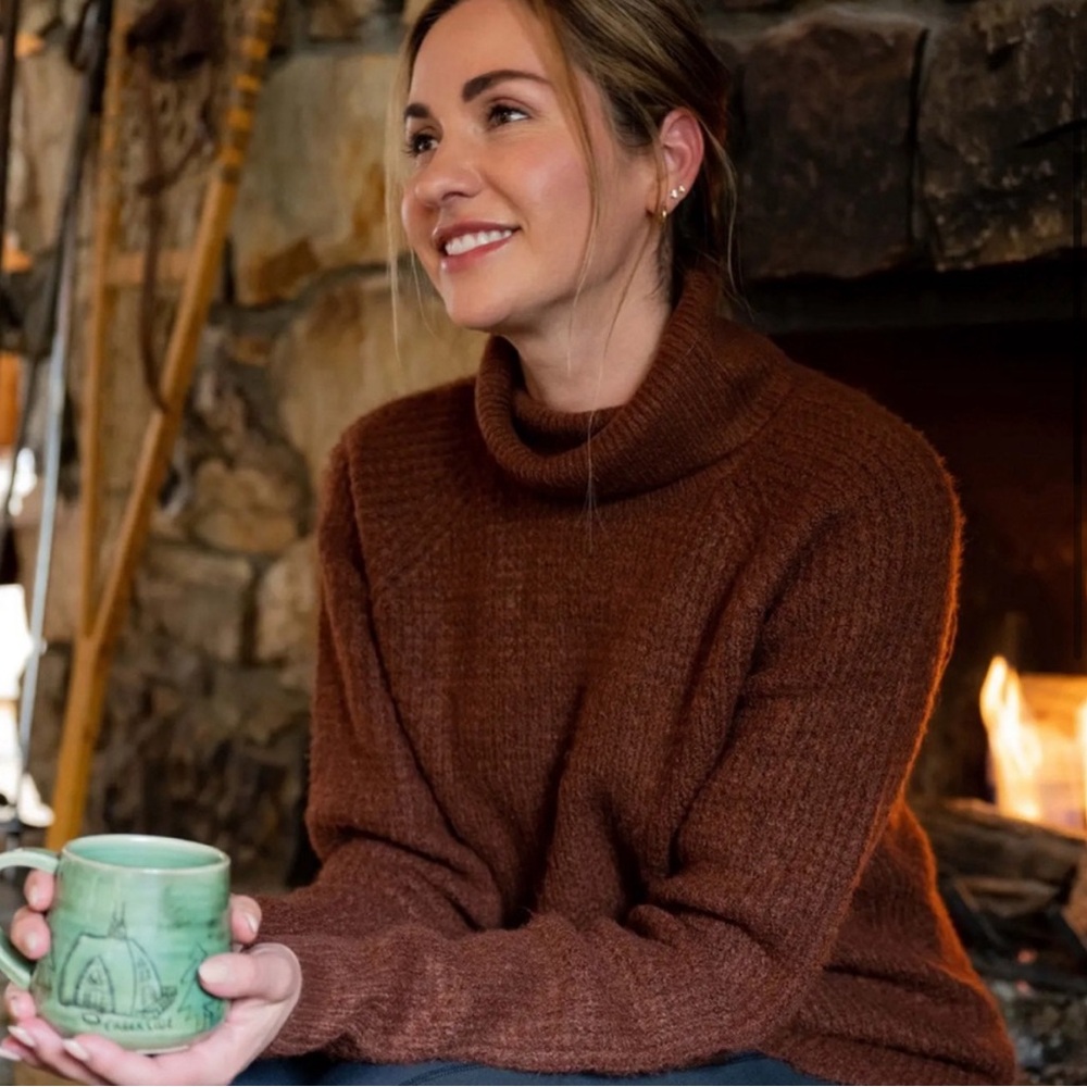 Kuhl Women's Rust cowl-neck Turtleneck Sweater. Medium